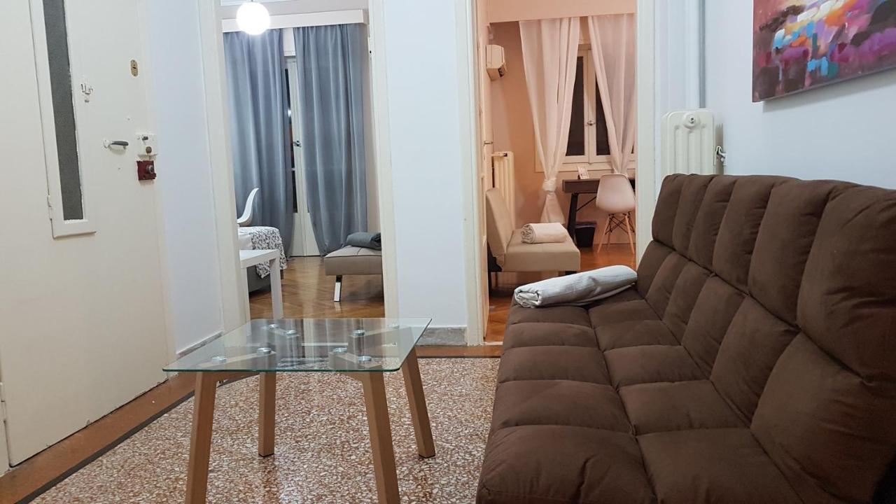 Olive Apartment- Athens Center, 4 Bd, 1.5 Bath エクステリア 写真