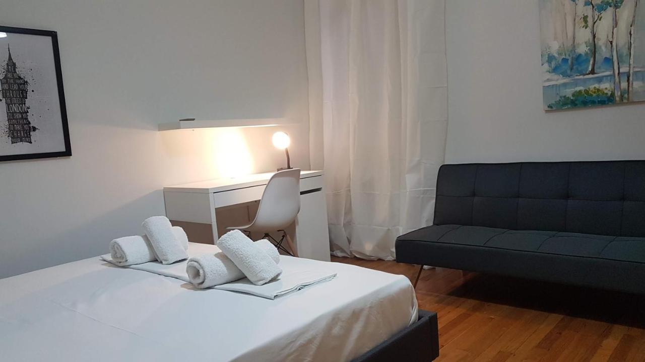 Olive Apartment- Athens Center, 4 Bd, 1.5 Bath エクステリア 写真