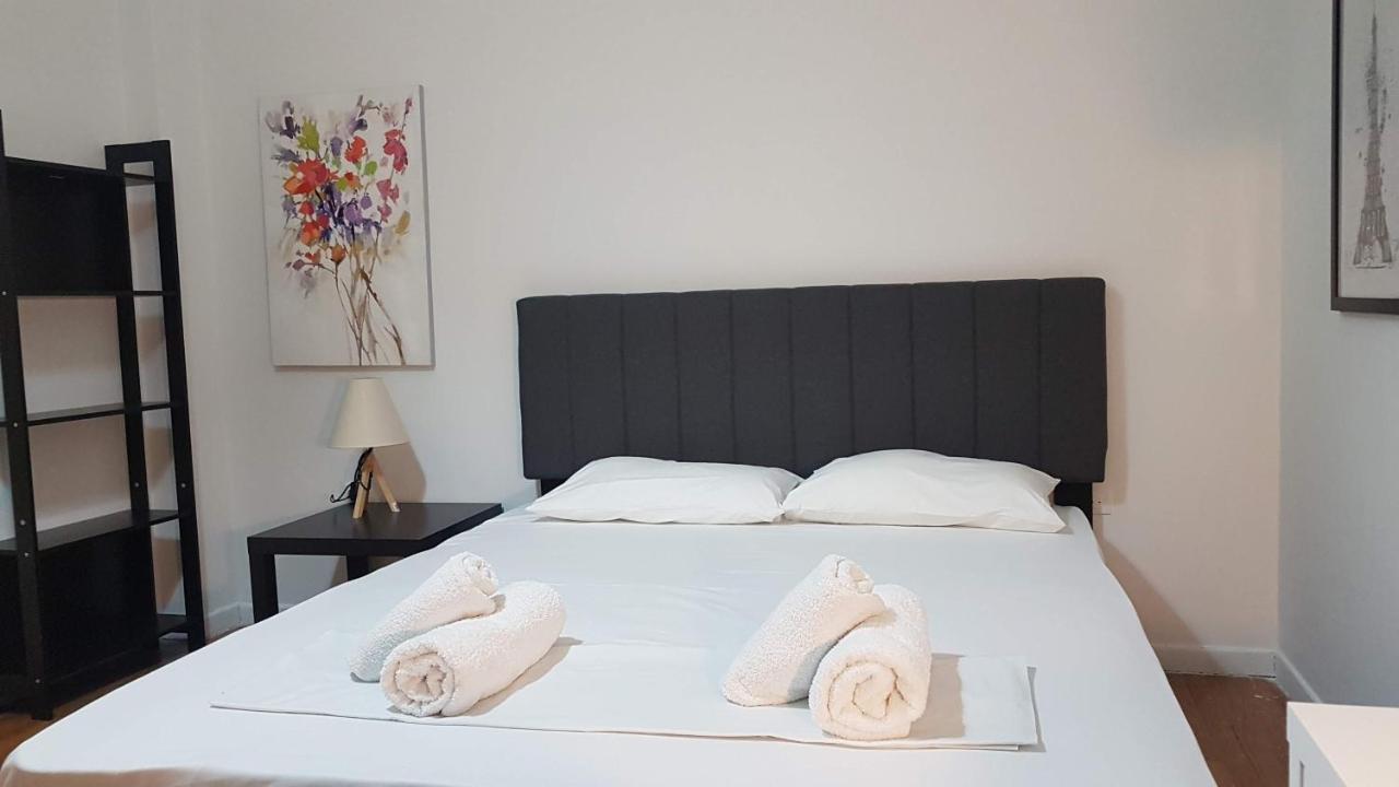 Olive Apartment- Athens Center, 4 Bd, 1.5 Bath エクステリア 写真